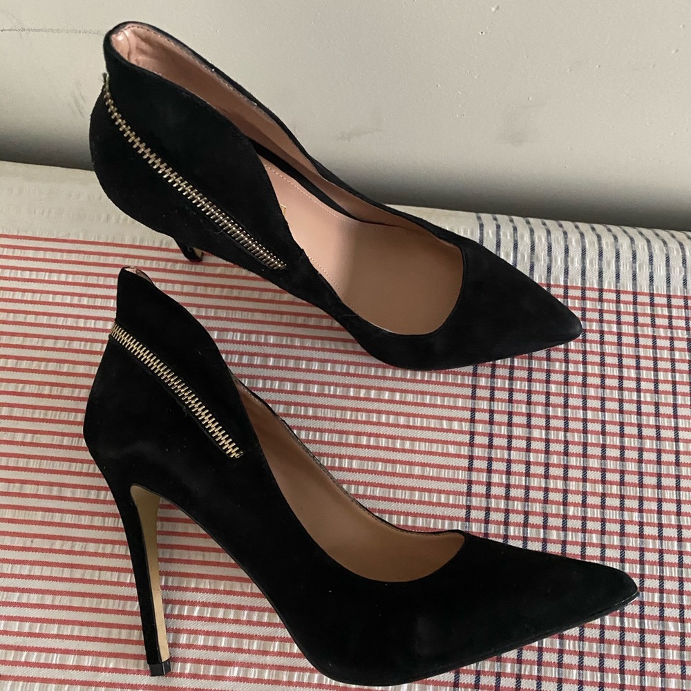 Beautiful, stylish pumps